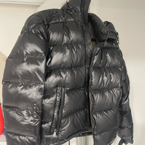 Moncler Shiny Black Puffer Jacket for Men/Women - Picture 2 of 8
